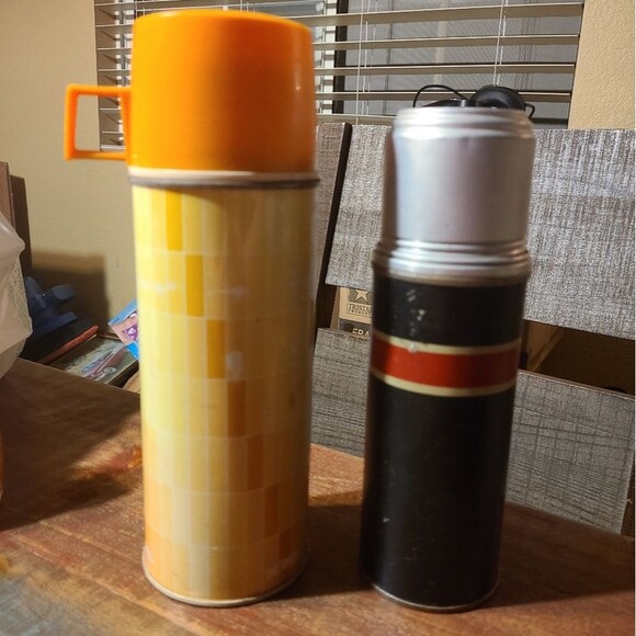 2 Vintage 70s Thermoses - Picture 1 of 1
